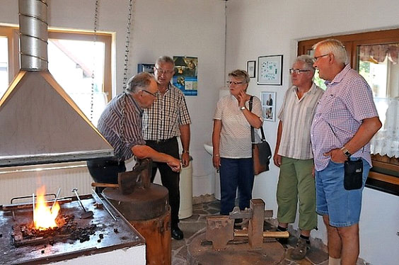 Besucher in der Nagelschmiede